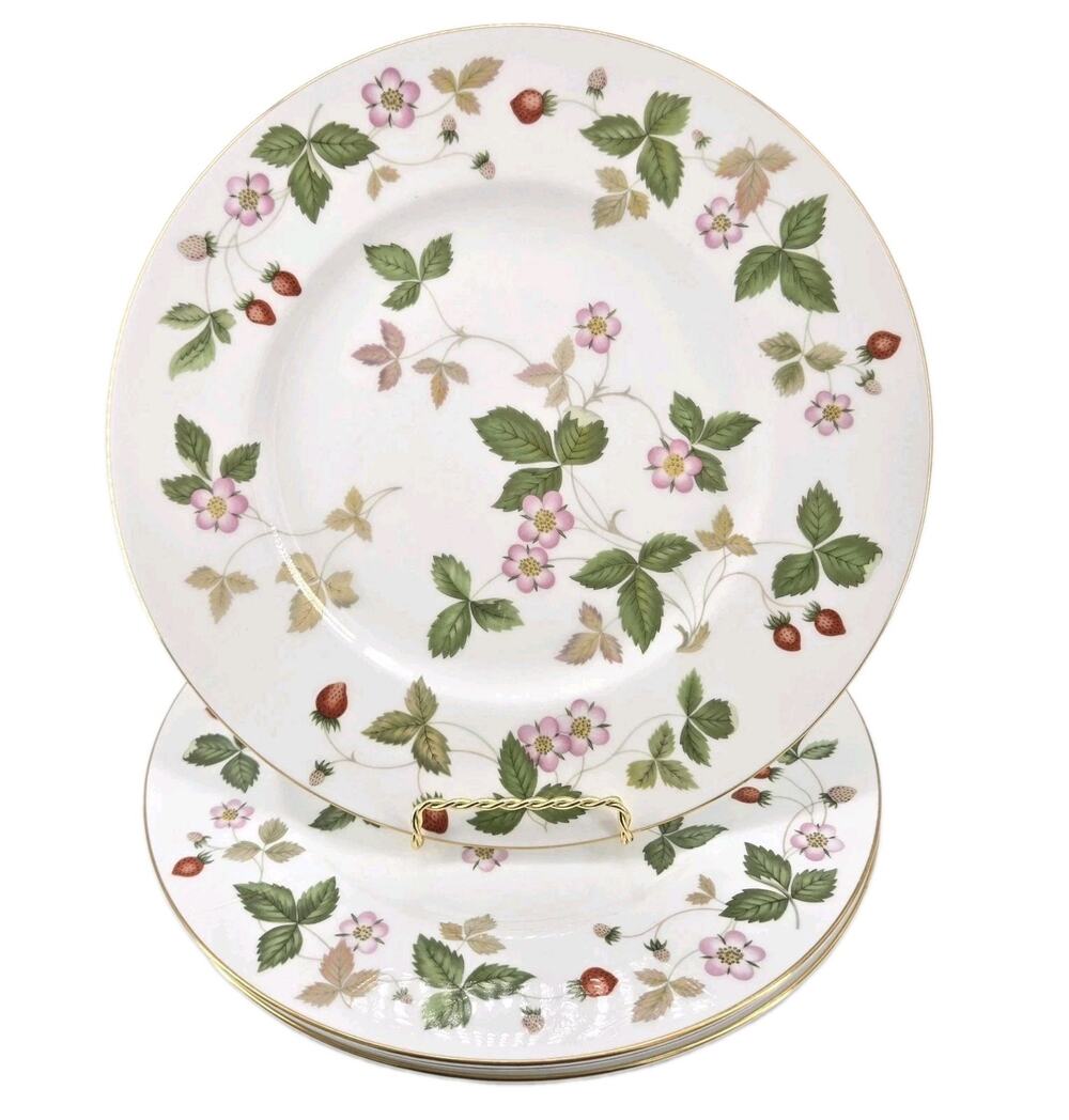 4 Wedgewood Wild Strawberry Bone China Dinner Plates R 4406 10.75" /27.3cm
